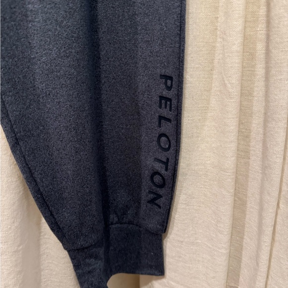 Size Medium peloton joggers - Picture 3 of 5